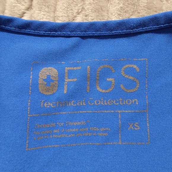 FIGS Technical Scrubs Top Womens XS Solid Blue Casma 3-pocket Scrub Top FW1100 - Picture 2 of 10